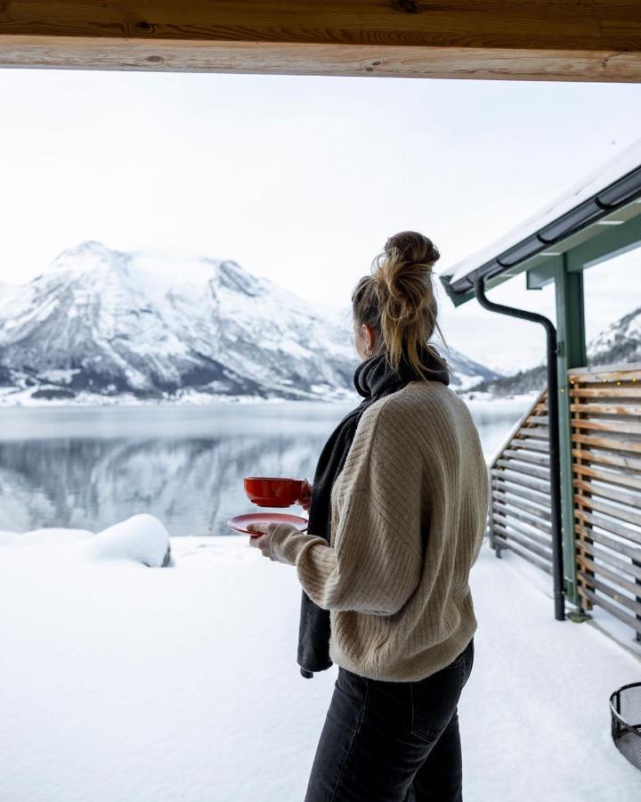 Vila Vollsnes Feriehus Hjelle Exteriér fotografie