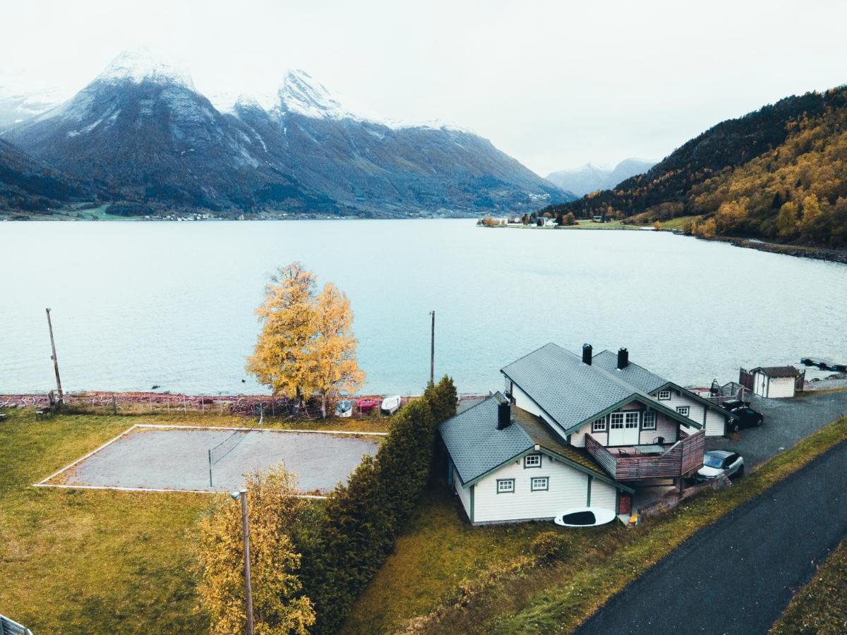 Vila Vollsnes Feriehus Hjelle Exteriér fotografie